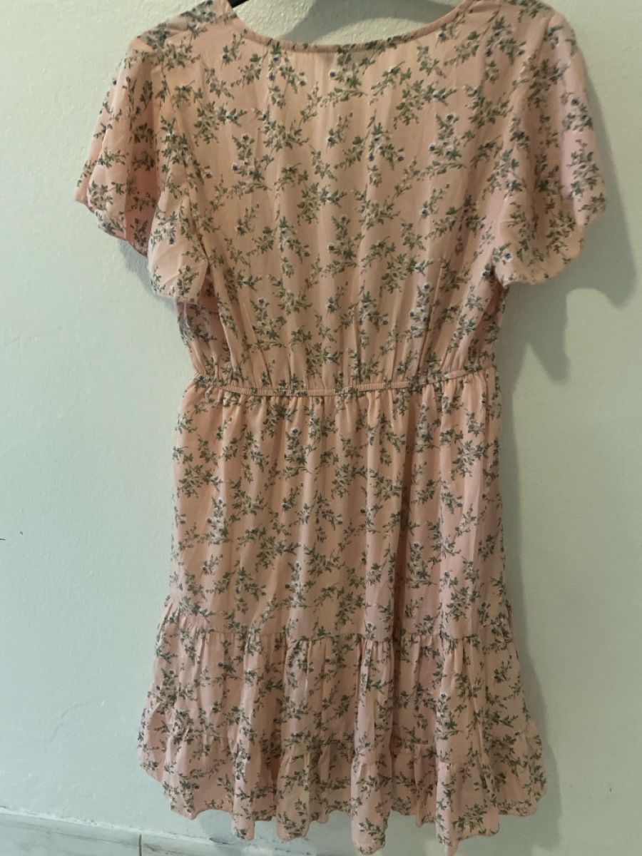 Kleider: Sommerliches Kleid mit Blumenmuster, Grösse M, Neu – Neu (gemäss Beschreibung) aus Obergerlafingen von cabo4 1