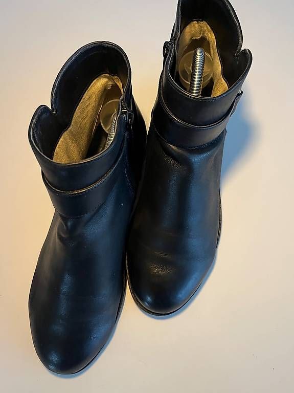Buffalo Scarpe da donna: Ankleboots von BUFFALO, Gr. 40, schwarz – Nuovo (secondo la descrizione) da Burgdorf venduto da wiwy51 1