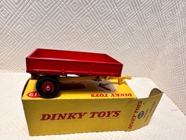 Dinky Toys No.319 , Weeks Farm Trailer