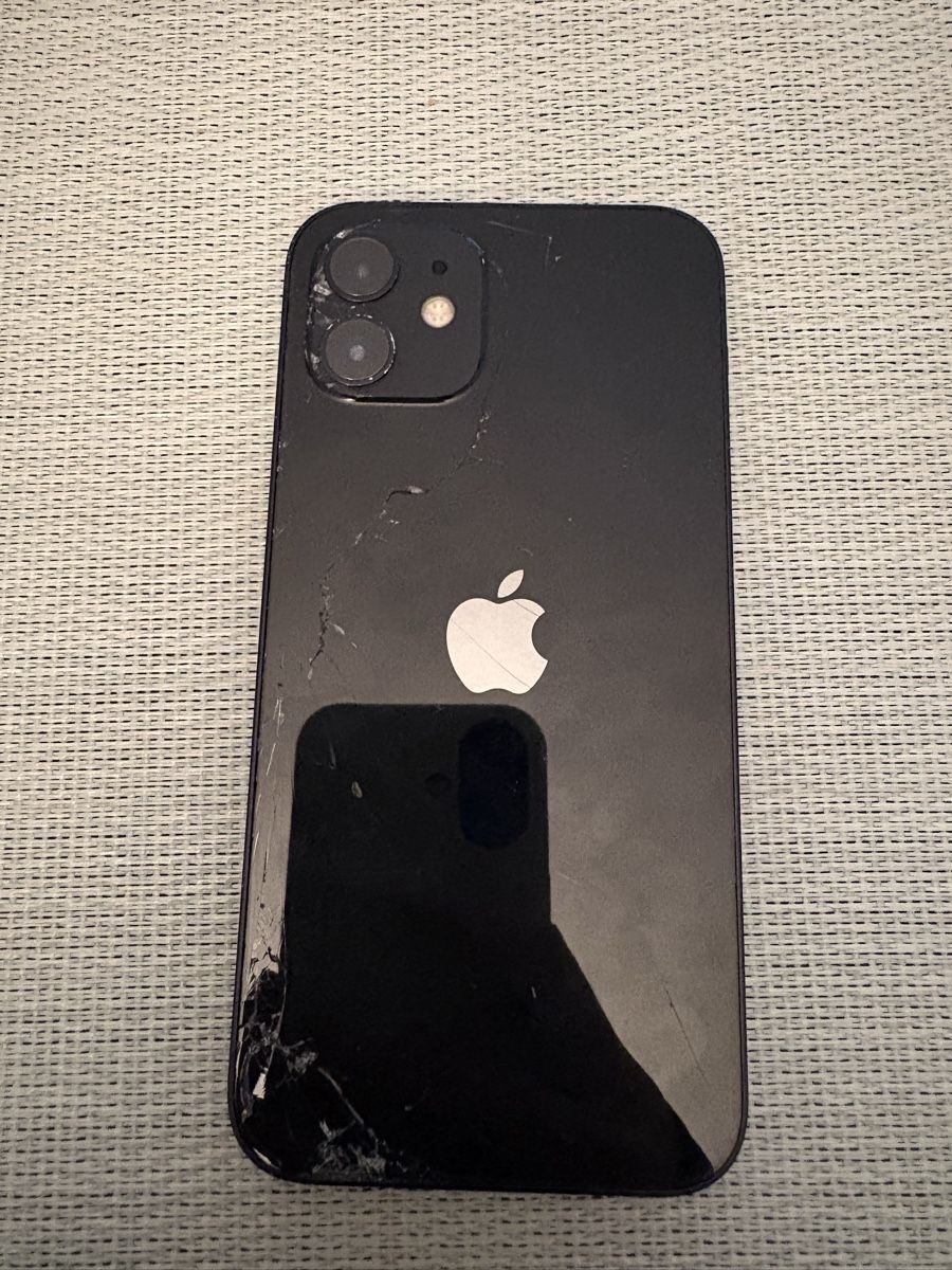 Apple Portables: iPhone 12 128 GB – D'occasion à Bern par ssa_cp6y 2