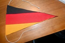 VINTAGE Wimpel Deutschland ST. GALLER STICKEREI gut L 30cm