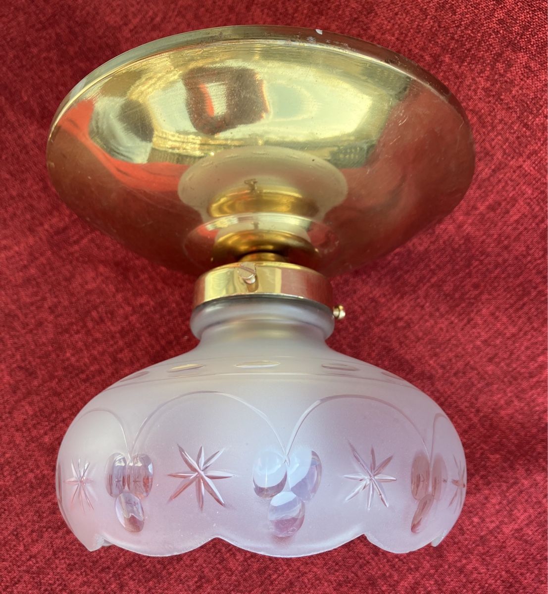 Lampadari & plafoniere: Alter Messing Deckenlampe Handgeschliffenes satiniertesglas – Usato da Zürich venduto da otomado