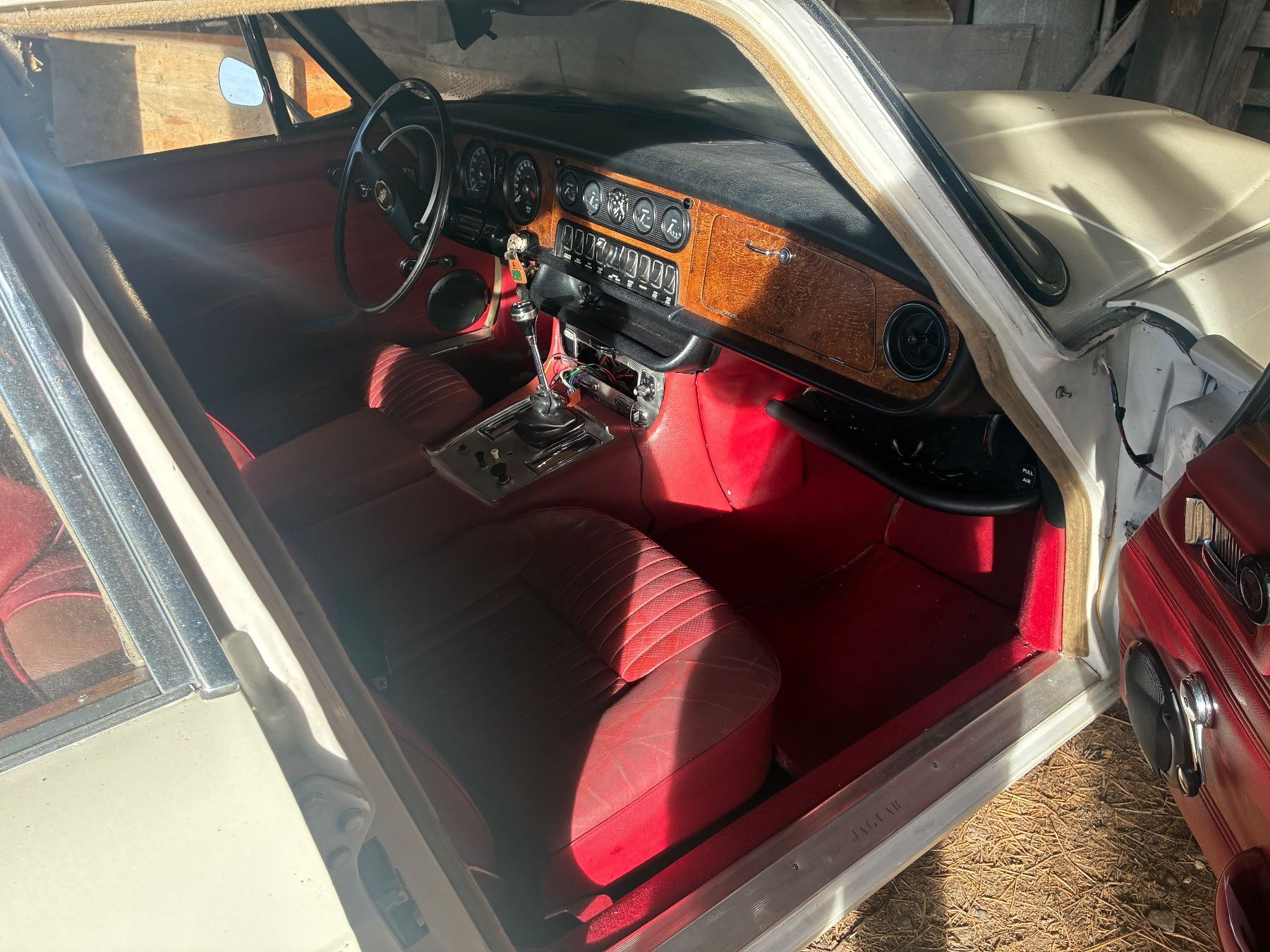 Jaguar Automobili: Jaguar XJ6 S1, 2,8l manuel – Usato da Bettens venduto da tut_myh2 4