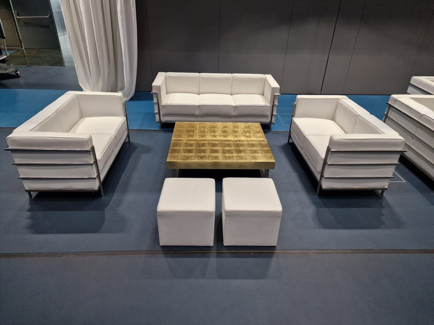 Sofas: 3er Sofa  Classic Lounge_Corbusier Style_Leder – Gebraucht aus Bremgarten AG von outdoorlounge 1