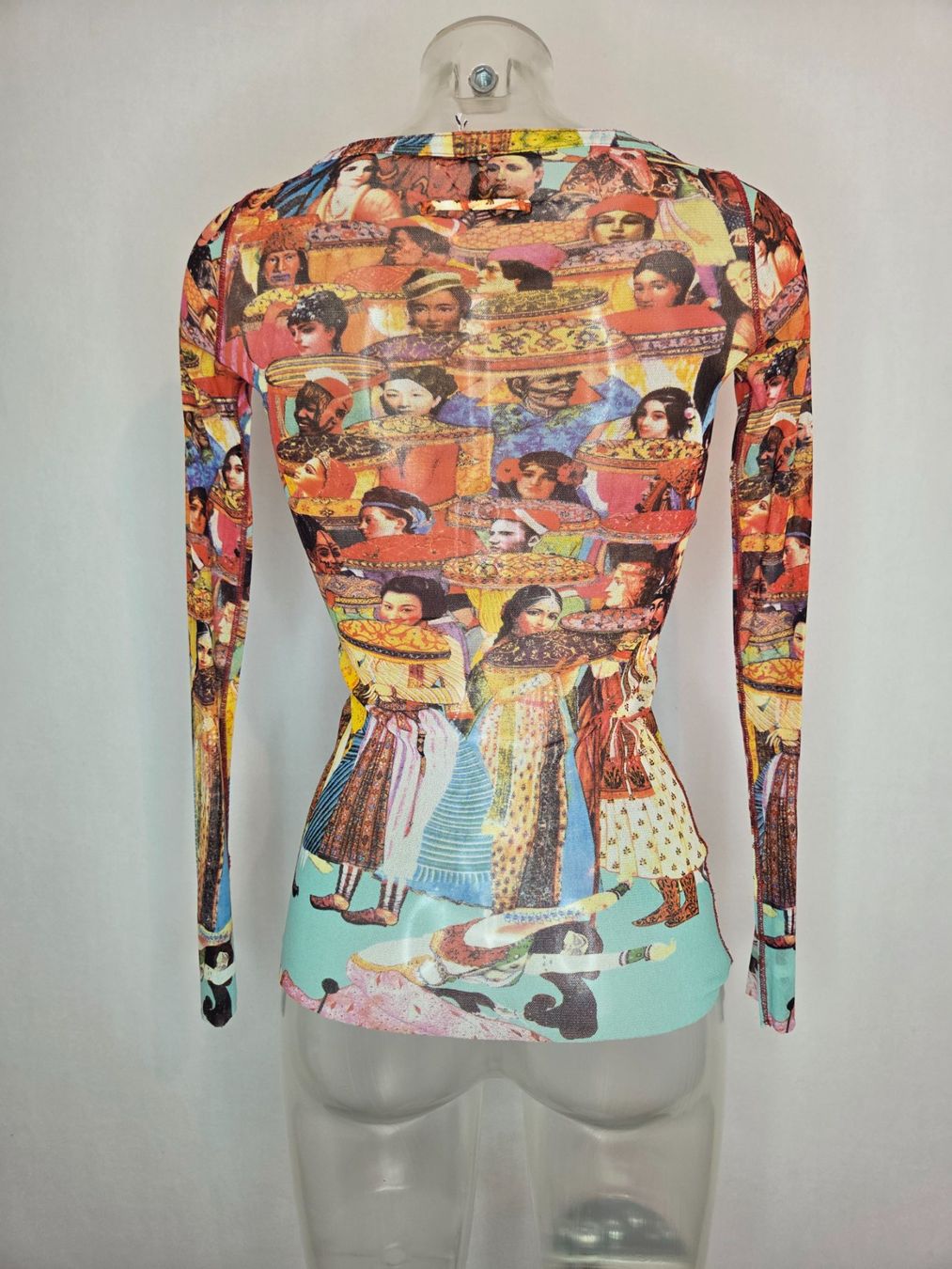 Top: 90s Mesh Top Bollywood Print XS/S – Usato da Bern venduto da -Aniko- 3