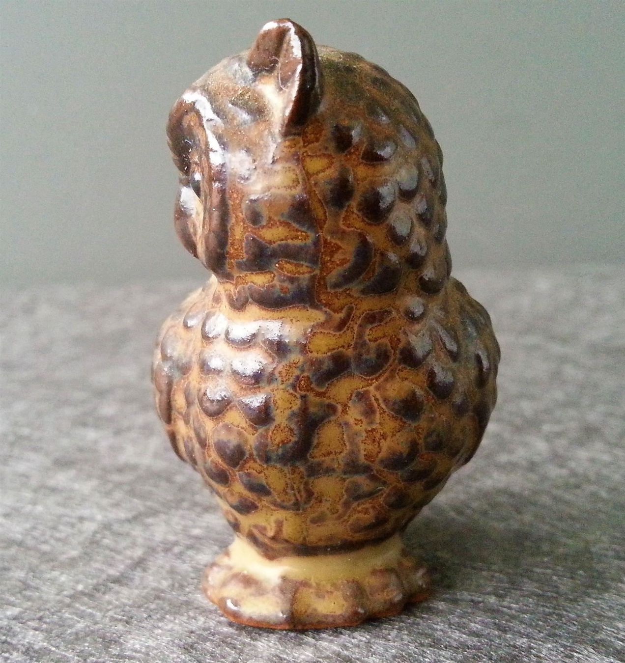 Statuette: Figur Eule Keramik, um 1980, Höhe 5.5 cm – Usato da Oberriet SG venduto da ganesh435 3