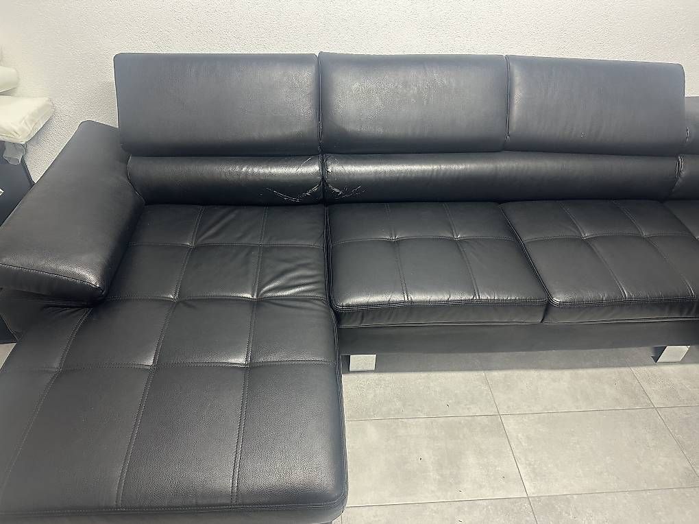Sofas: Schwarzes Ecksofa / Wohnlandschaft - Occasion – Gebraucht aus Dulliken von meh_9w8b 1