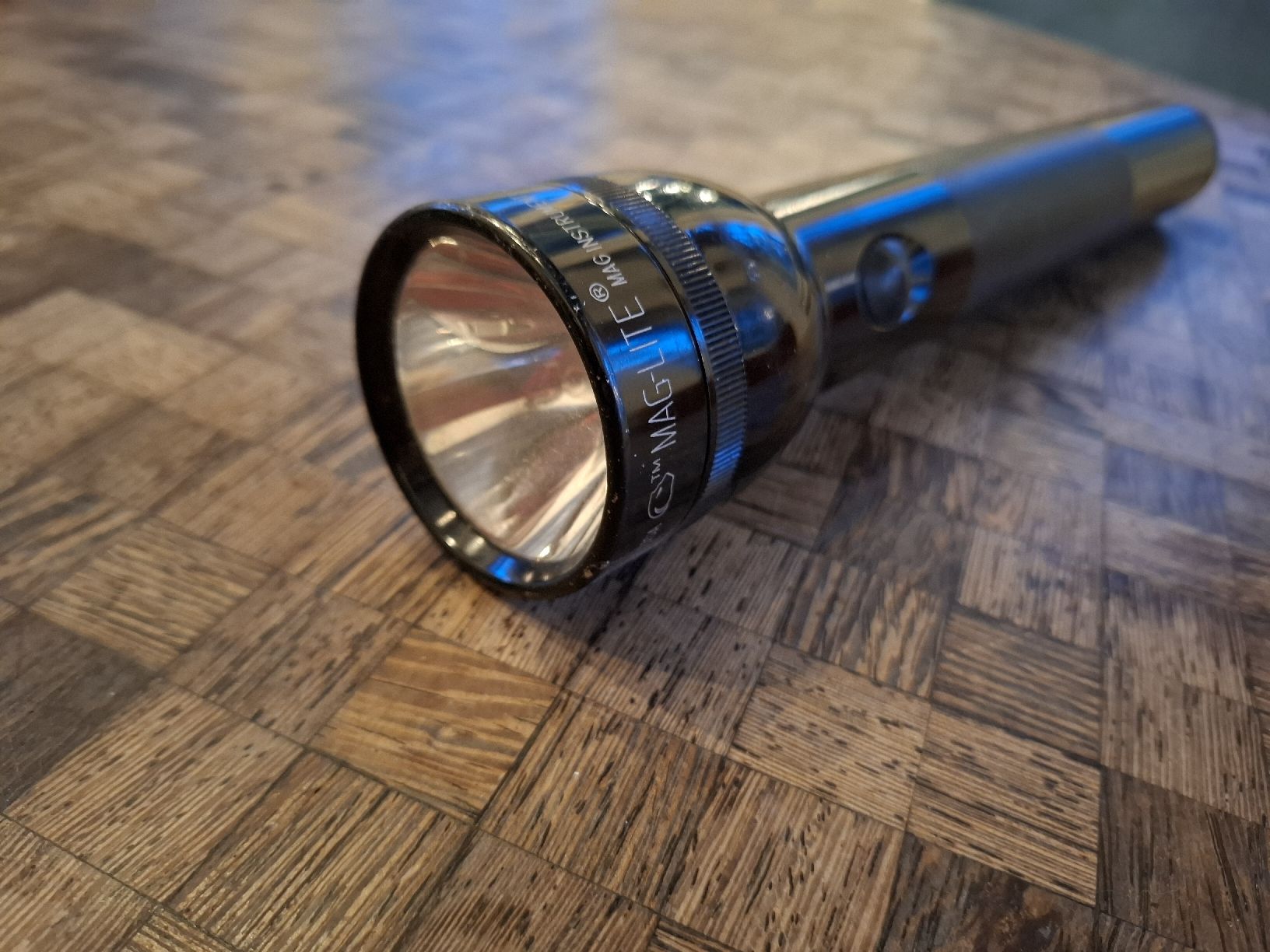 Lampade: Taschenlampe Mag-Lite schwarz gebraucht – Usato da Riehen venduto da Gerusch67