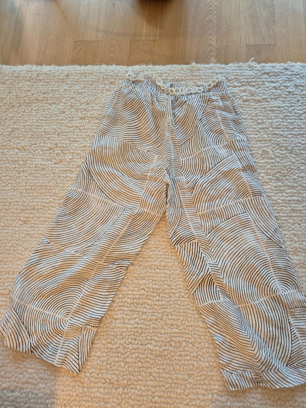 Nile Pantaloni: Leinenhosen von Nile – Usato da Ittigen venduto da LilyfromSwitzerland 1
