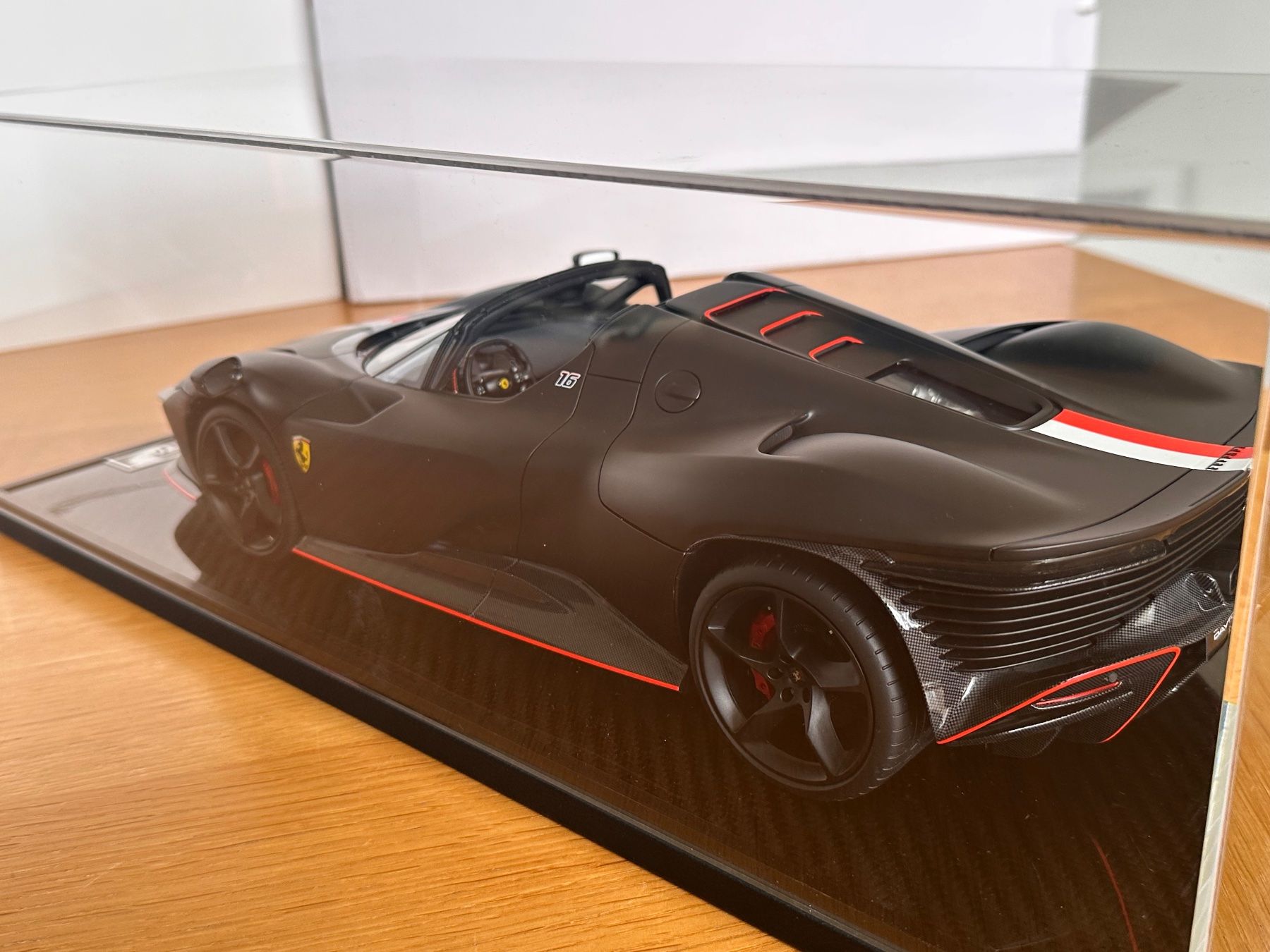 BBR Models Modellini d'auto: Ferrari  Daytona SP3 1/12 schwarz – Nuovo e nell'imballaggio originale da Stein AR venduto da Krabbe2 2