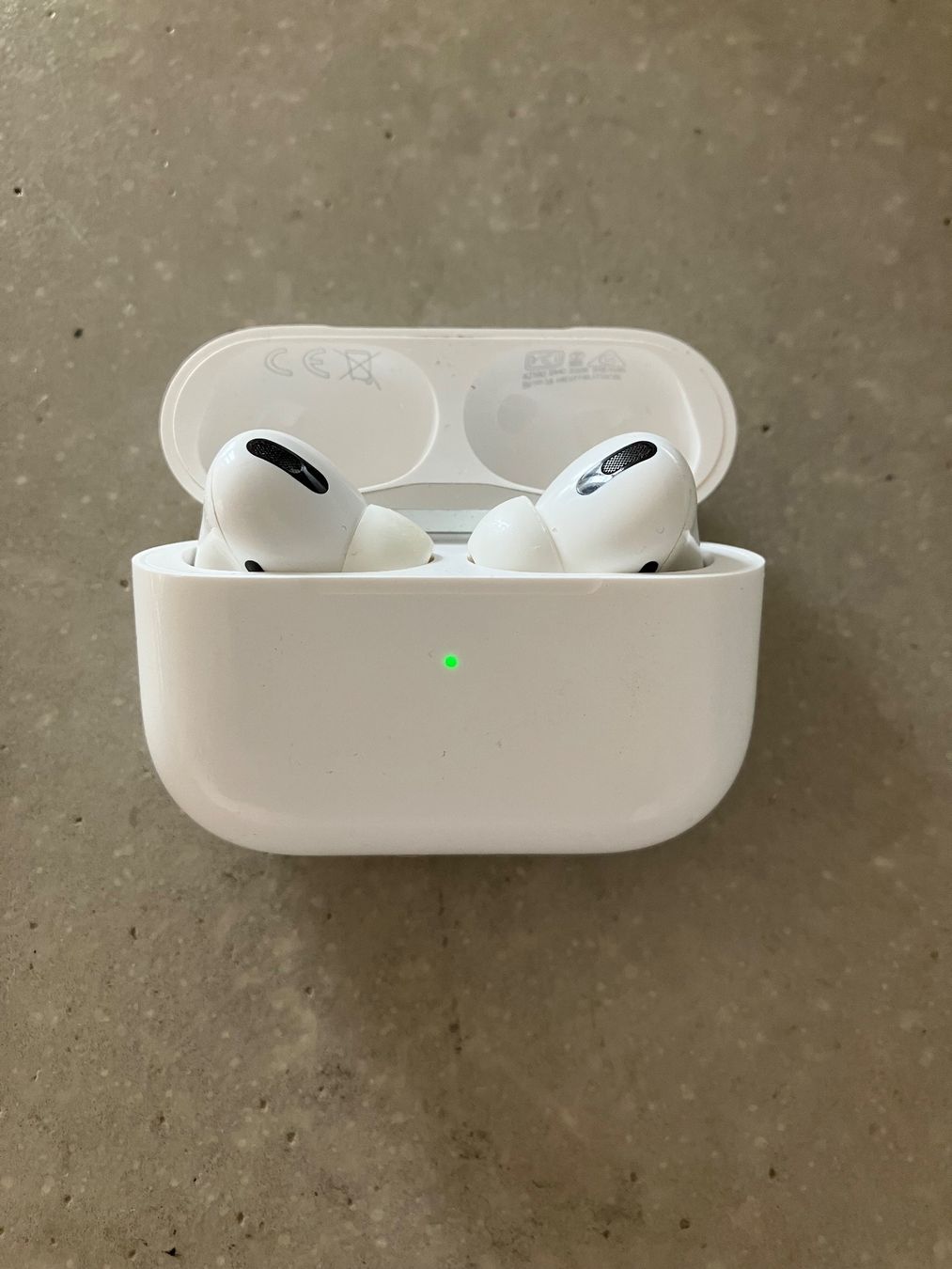 Apple Cuffie: APPLE Air Pods Pro 1 – Usato da Lausanne venduto da mr.v