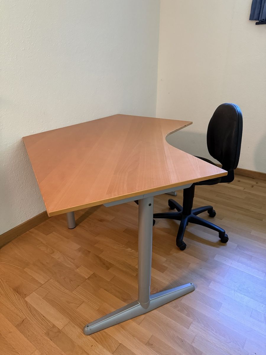 Ikea Scrivanie: Bürotisch mit Stuhl – Usato da Buchs AG venduto da k09_xt2v 2