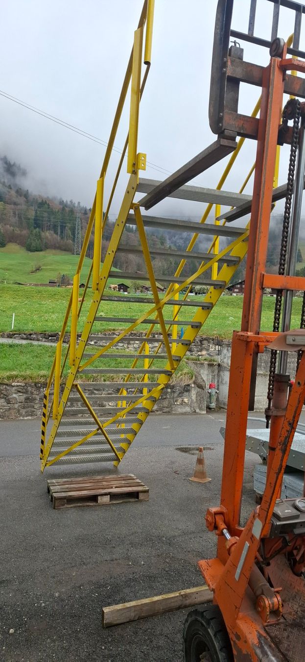 Treppen: Treppe gemäss Bild aber ohne Podest – Gebraucht aus Reichenbach i. K. von Wskorpion 4