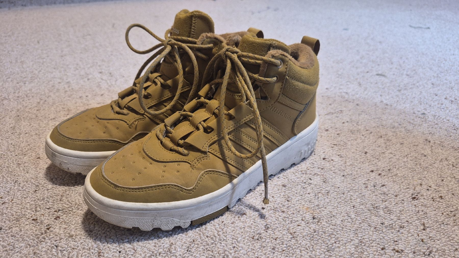 Adidas Scarpe per ragazzi: Adidas Winterschuhe 39½ – Usato da Eschlikon TG venduto da Blitzblank1111