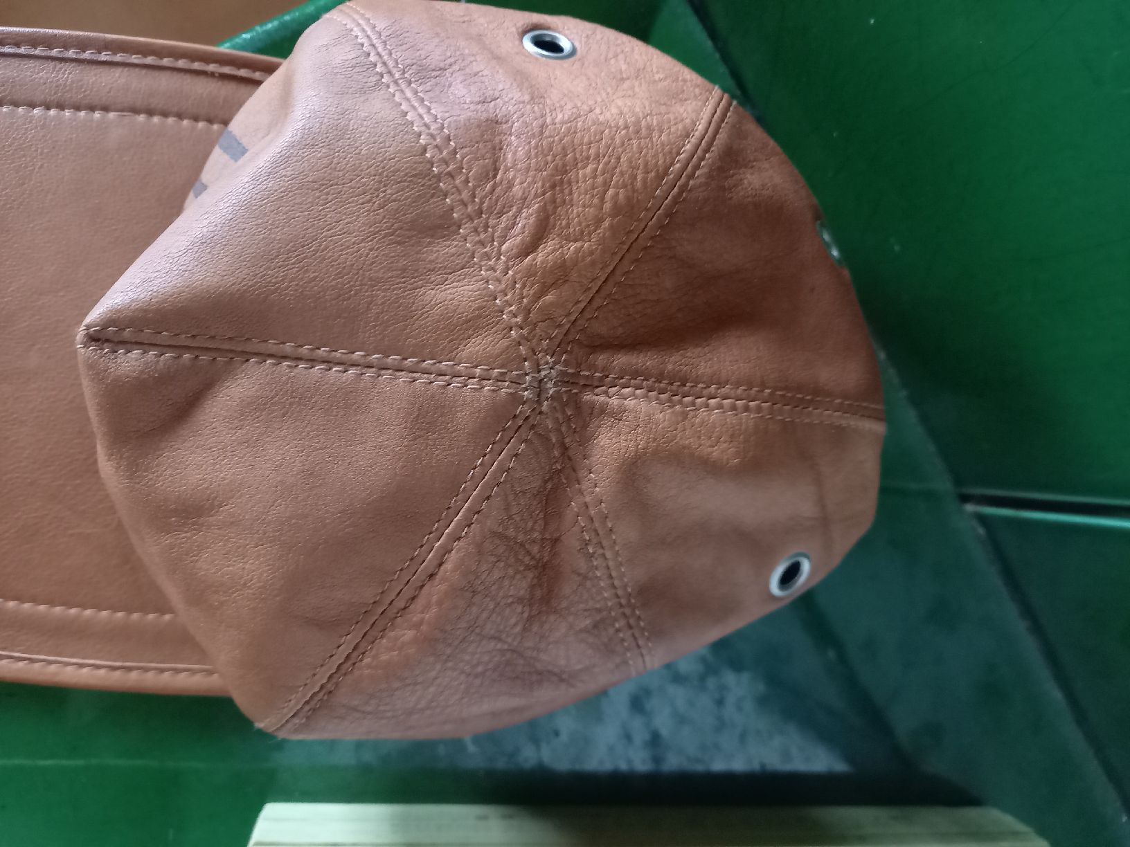 Altro in  Abbigliamento & Accessori: Helamu Leder-Cape – Usato da Galgenen venduto da Allerlei8854 2