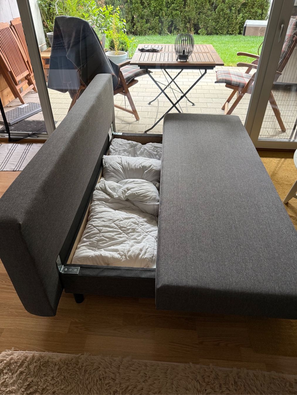 Divani: Top Zustand: Graues Schlafsofa mit Bettfunktion – Usato da Römerswil LU venduto da and_v985 1