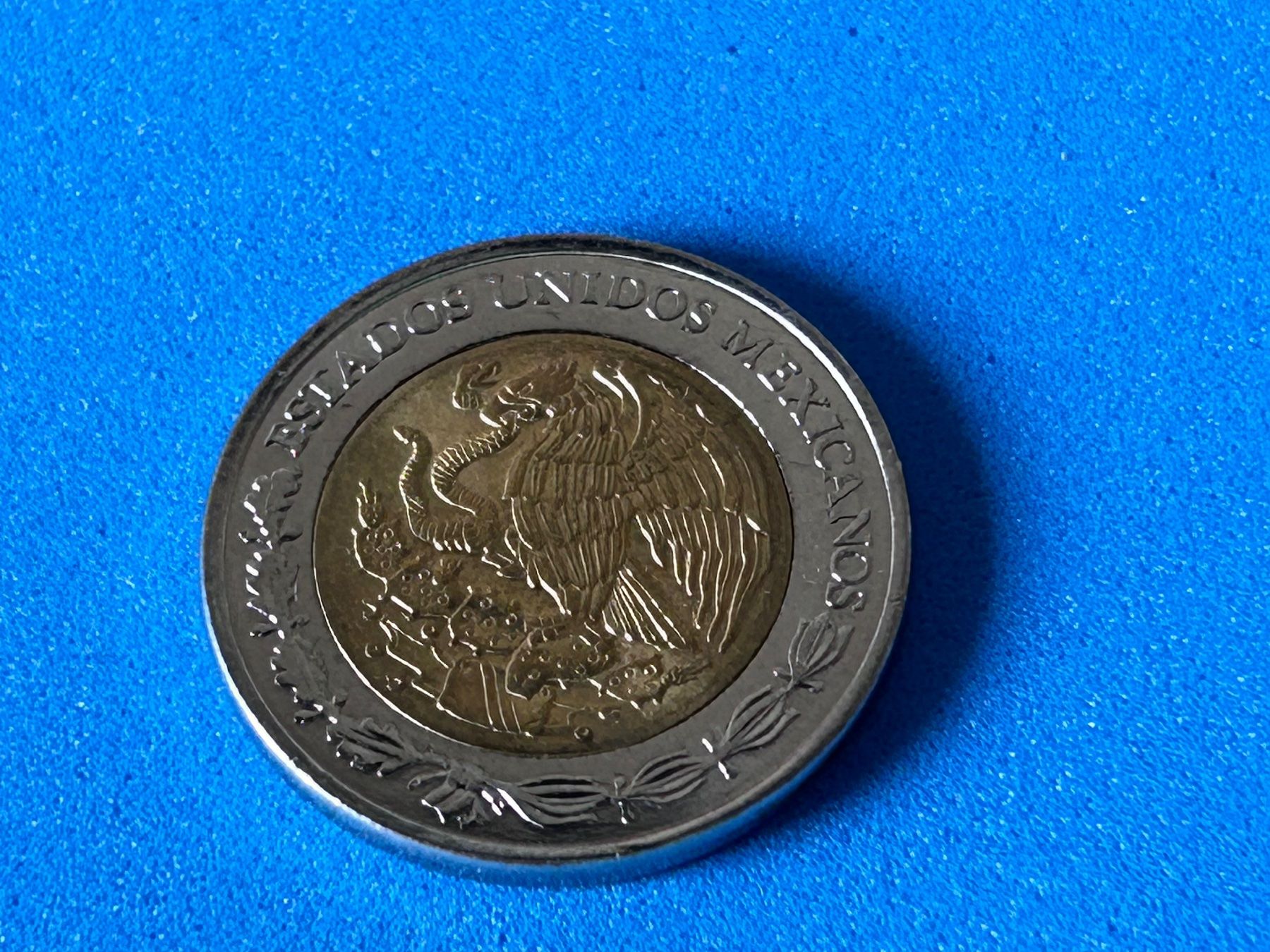 Toutes les monnaies: Mexico - 1 Peso 2012 – D'occasion à Corcelles NE par AJKader 3