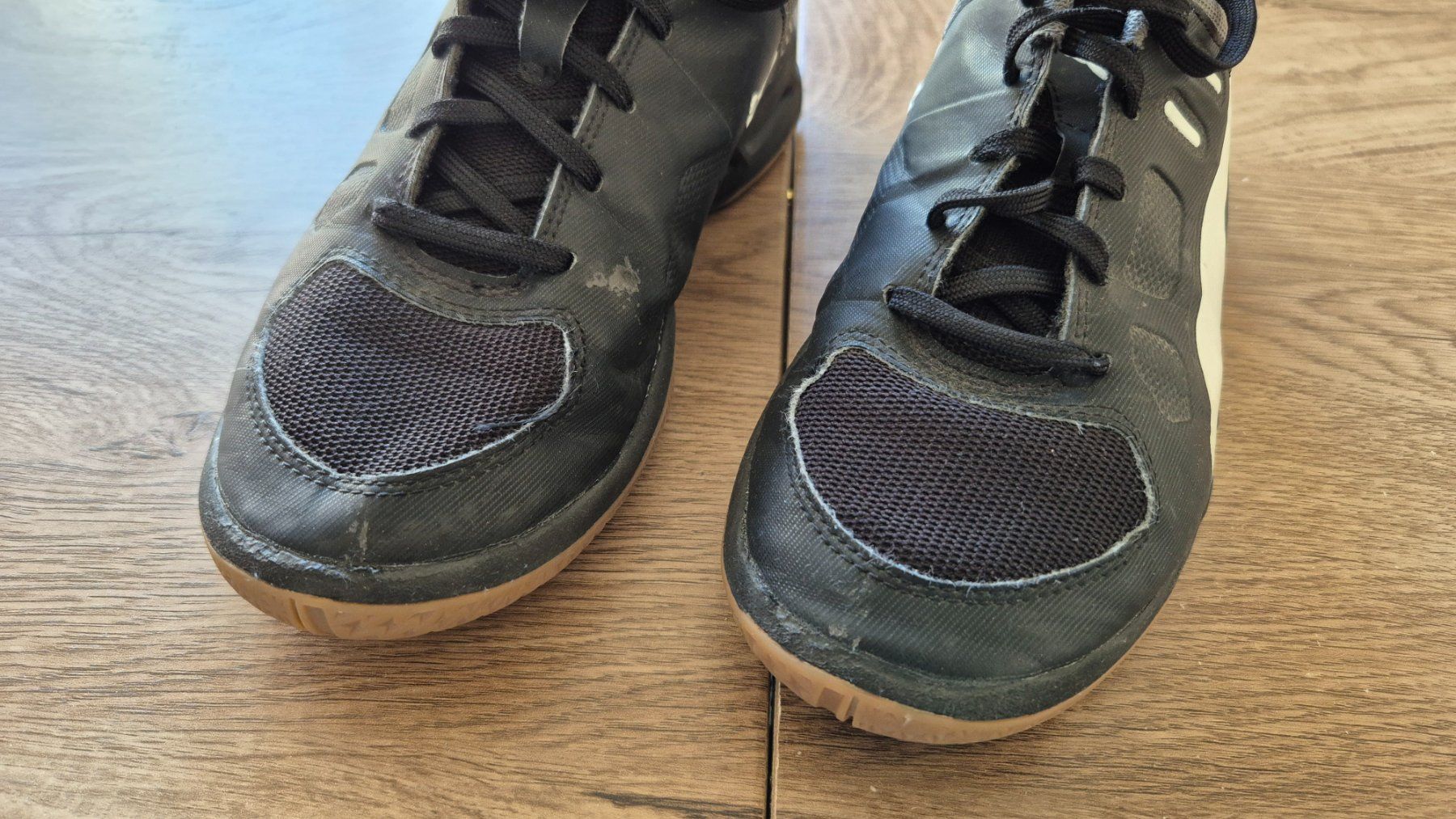 Puma Chaussures garçon: Hallenschuhe, Turnschuhe Puma Gr. 37 – D'occasion à Adelboden par afkcamper 1