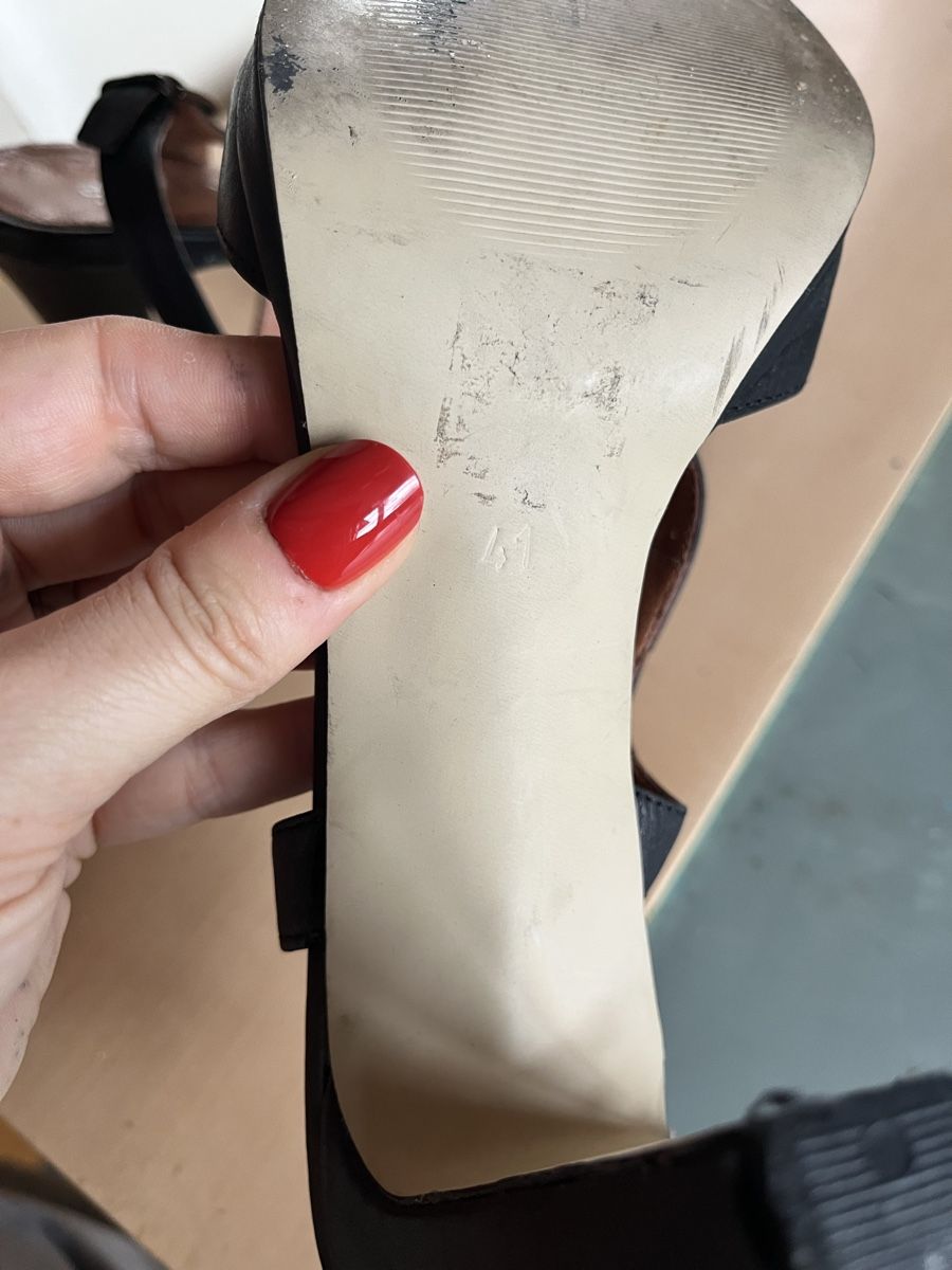 Scarpe da donna: Elegante schwarze Sandale – Usato da Hochdorf venduto da Forestgreen 4
