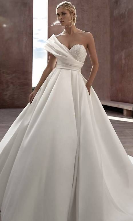 Vestiti: Magnifique robe de mariée  – Usato da Sierre venduto da far_8f9z