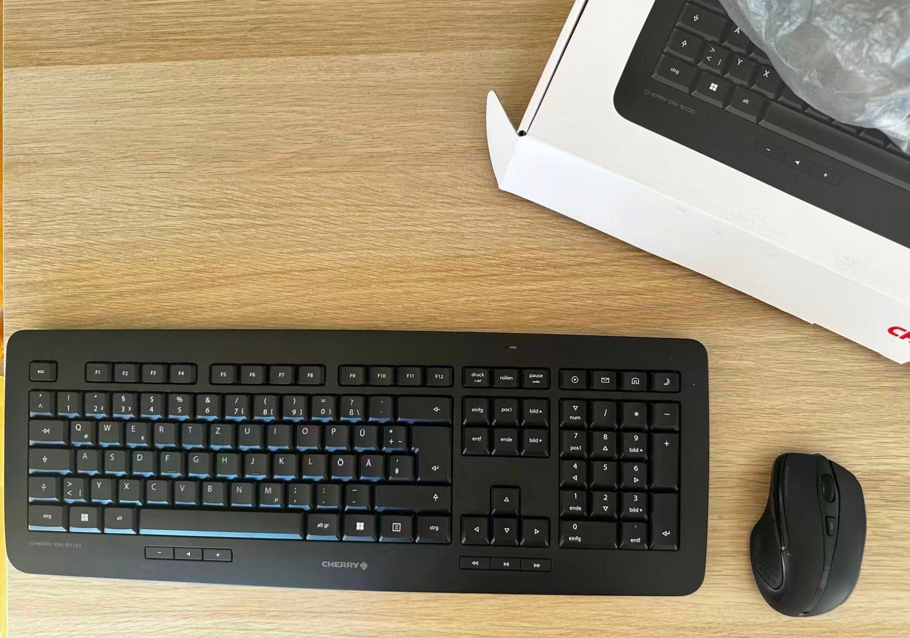 Claviers: Cherry DW 5100 Wireless Keyboard + Mouse - DE Layout, QWERTZ – Neuf (Voir description) à Zürich par rabbull