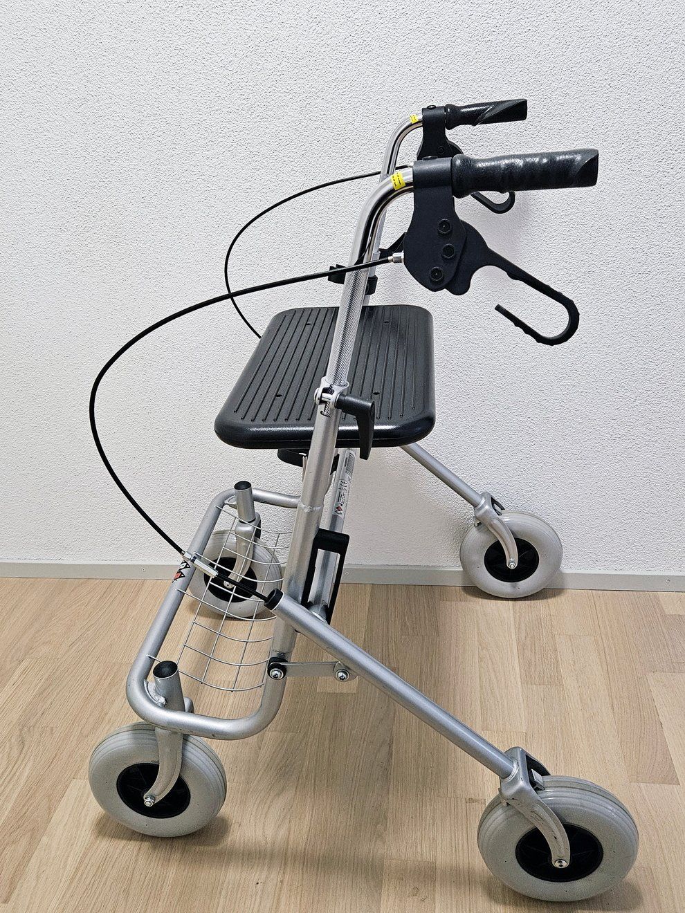 Ausili per la deambulazione: Rollator B XXL Bischoff & Bischoff – Usato da Zürich venduto da Numark 2