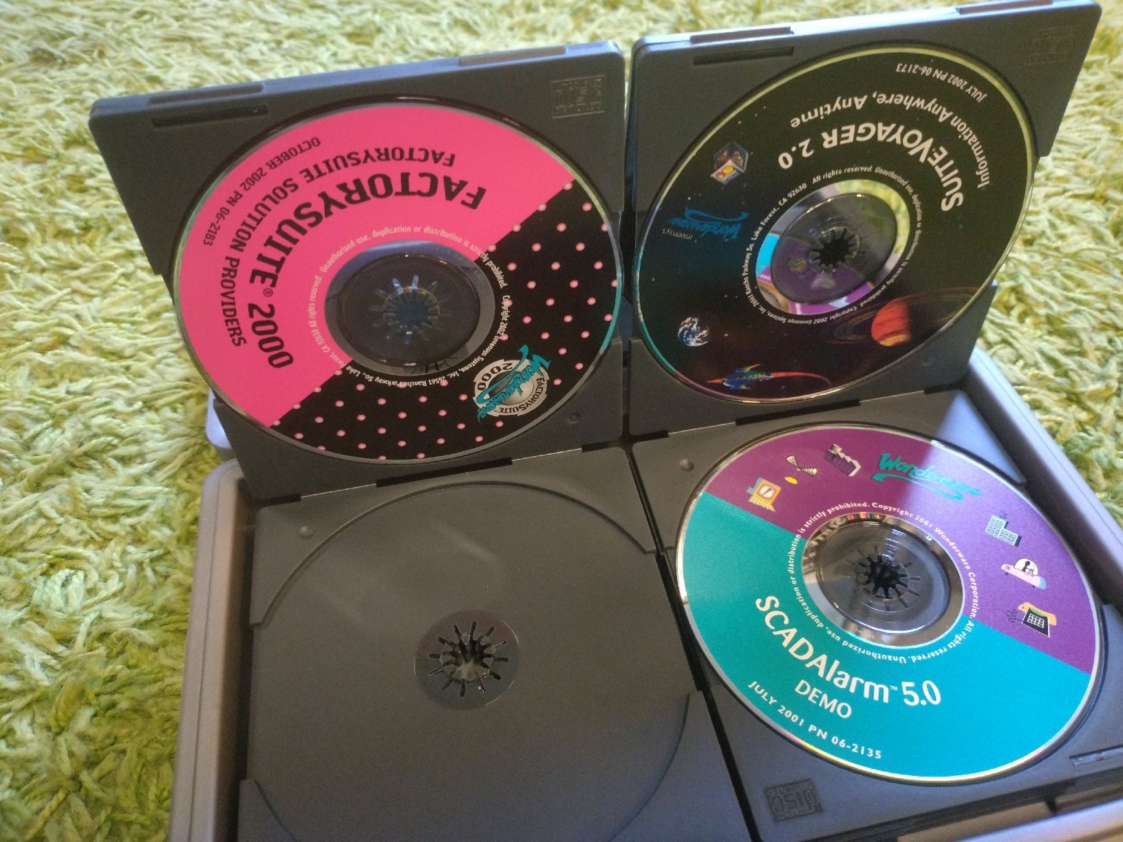 Software: Lot Logiciel Wonderware FactorySuite 2000 CD Windows 2000 – Usato da Farvagny-le-Grand venduto da LaCaverne 4