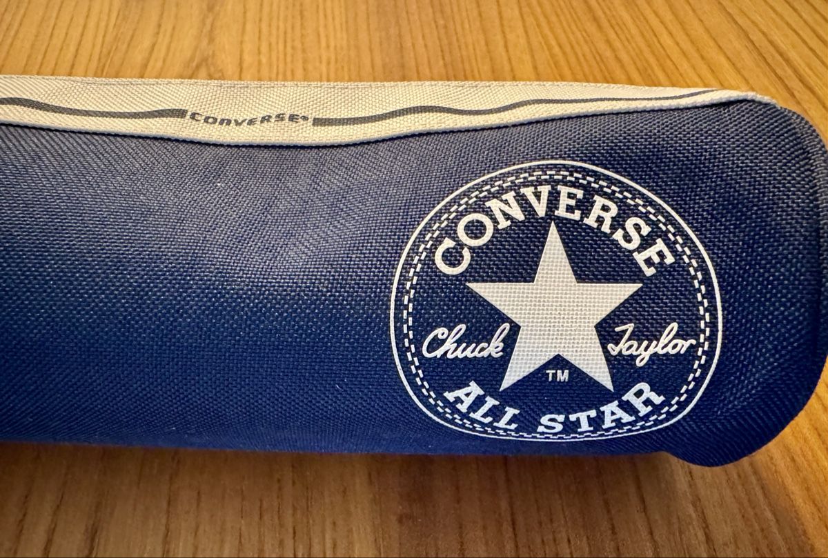 Altro in Scrittura & Disegno: Converse Stifteetui – Nuovo (secondo la descrizione) da Niederwangen BE venduto da Schatam 1