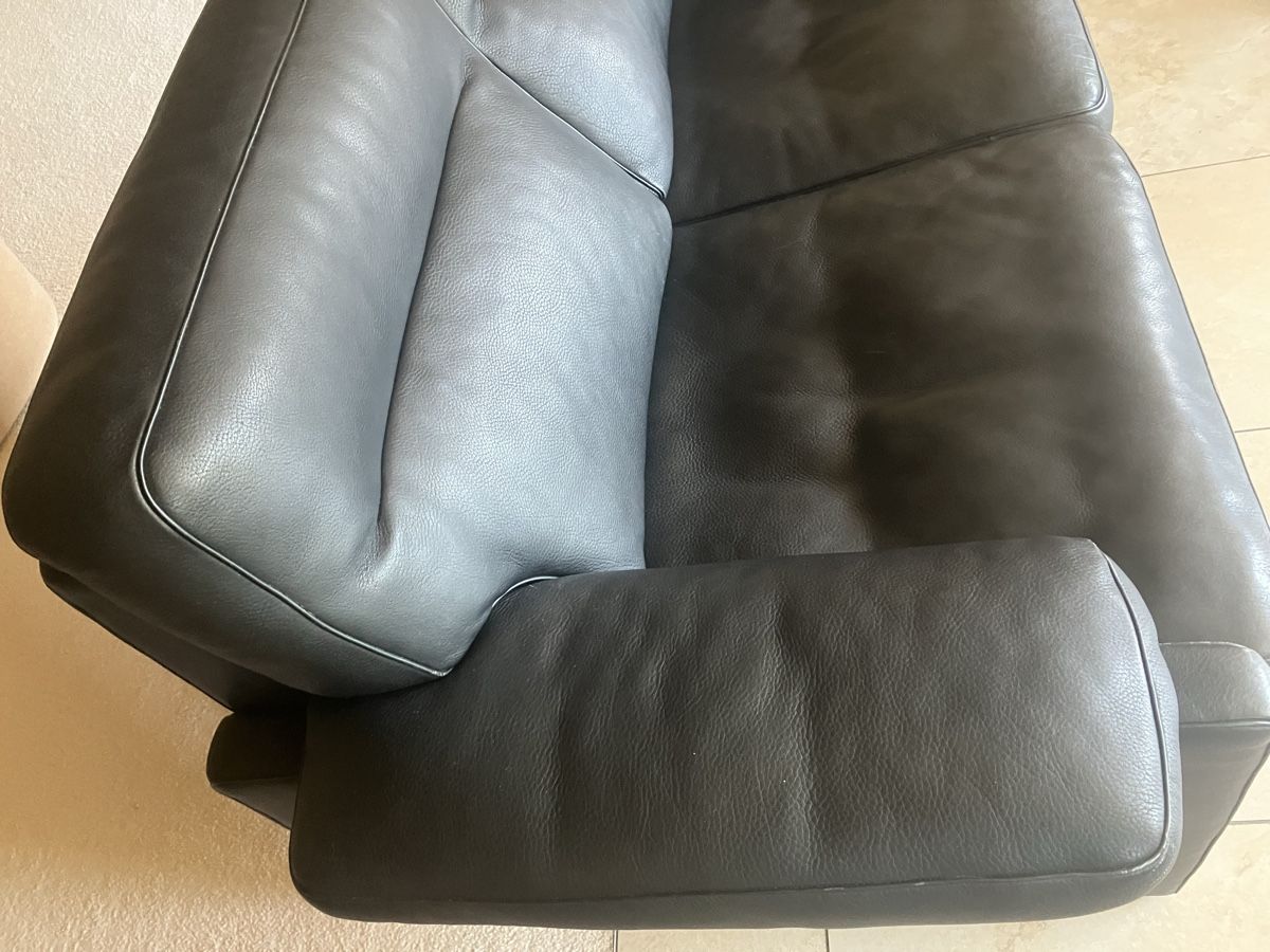 De Sede Divani: Sofa De Sede Leder schwarz Zweisitzer – Usato da Walchwil venduto da ale_h2c5 2