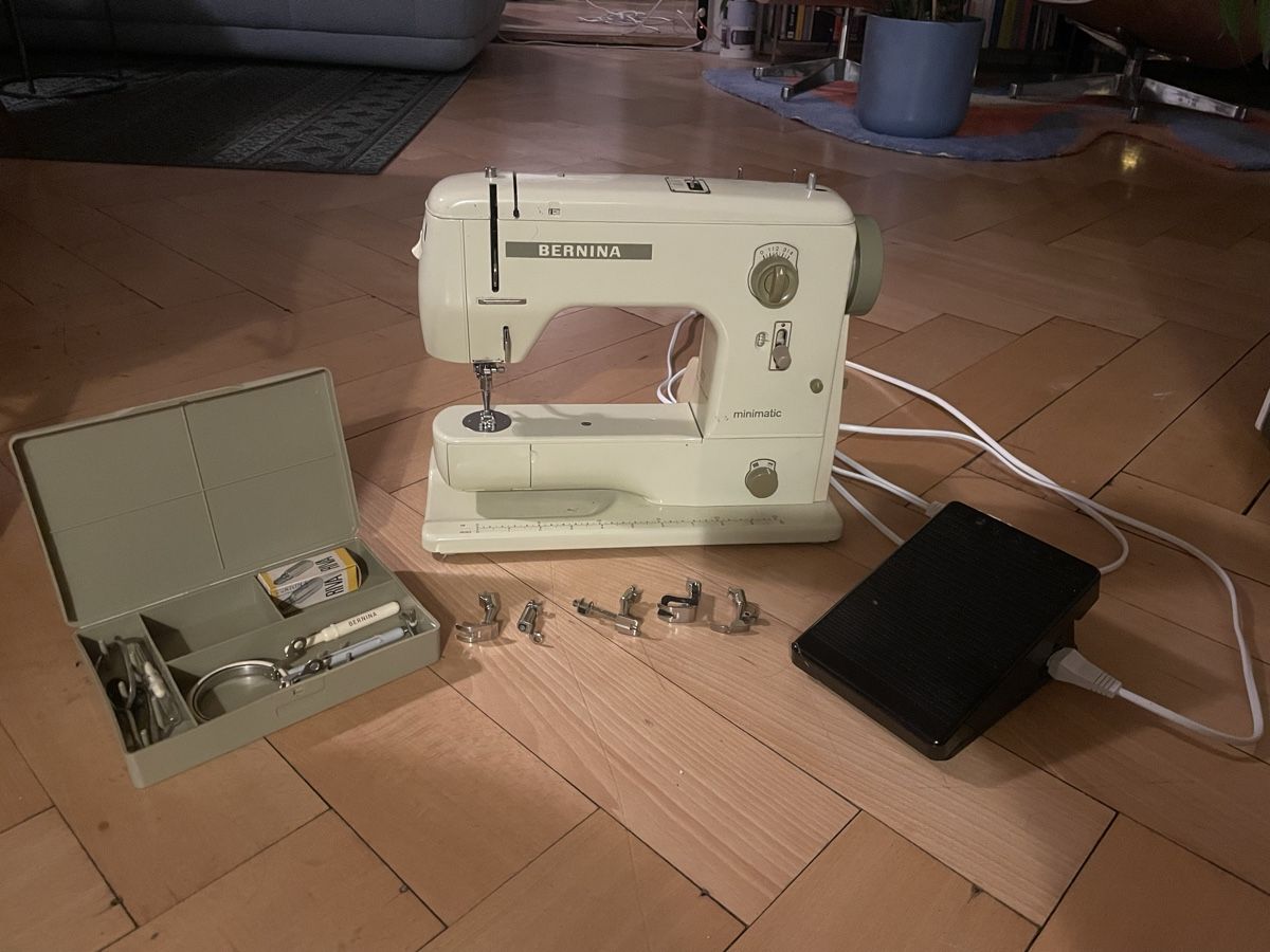 Bernina Macchine da cucire: Bernina 707 minimatic – Usato da Biel/Bienne venduto da CMaiT
