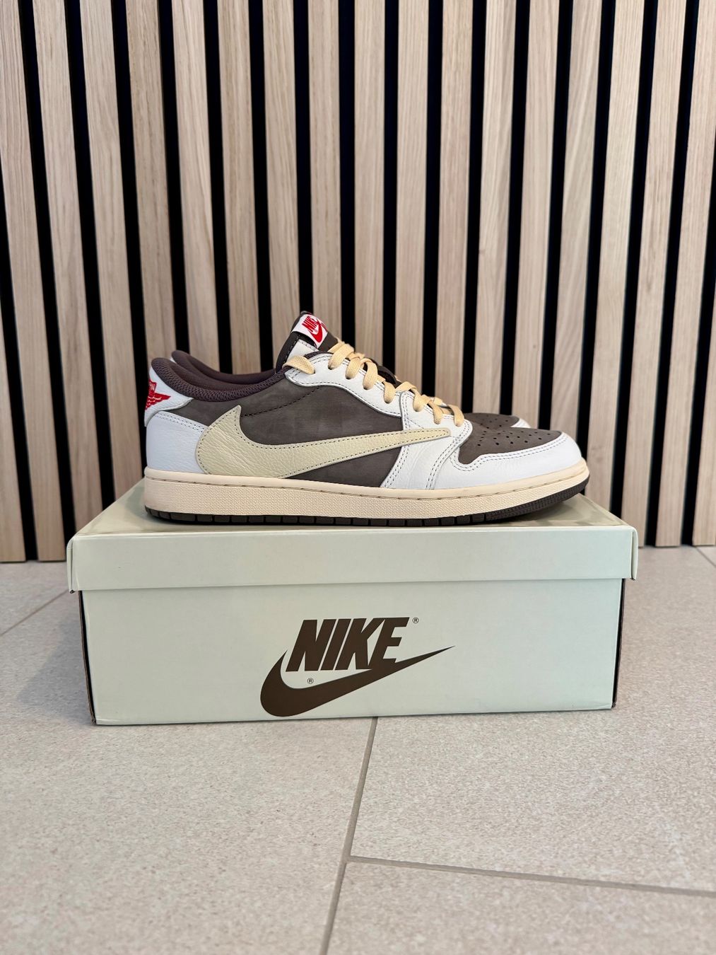 Nike Herrenschuhe: Nike Travis Scott Reverse Mocha - Gr. 42.5 – Gebraucht aus Illnau von  2