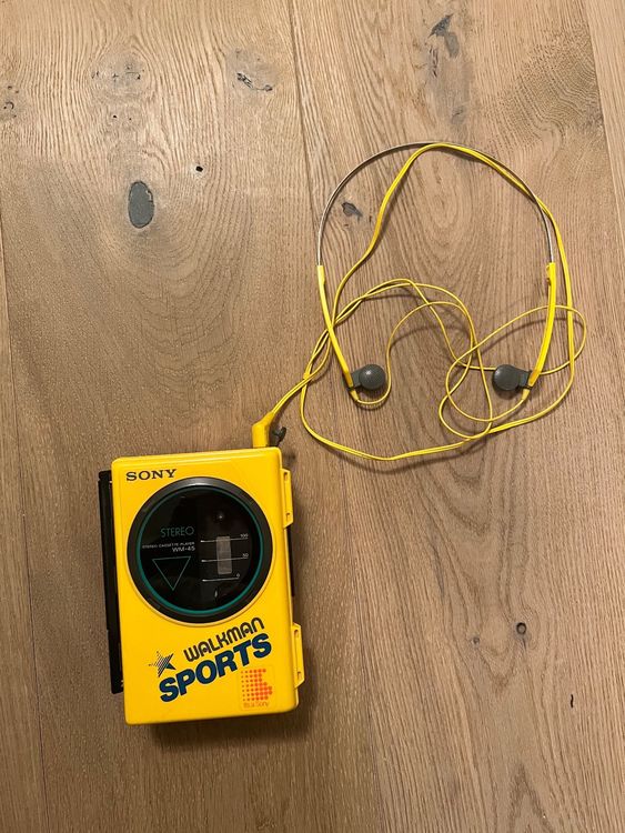 Sony Walkman Sports Stereo WM-45 mit Kopfhörer (Gebraucht) in Gutenswil