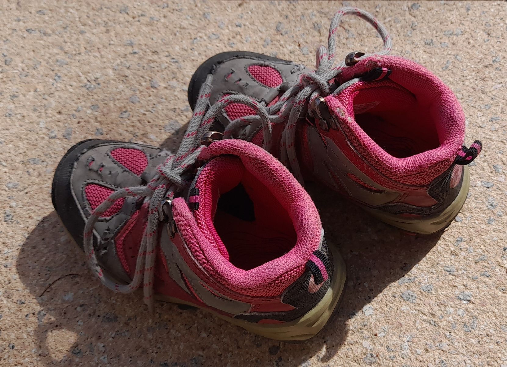 Schuhe für Mädchen: Wanderschuhe Gr. 27 – Gebraucht aus Fontaines NE von neuch123 1