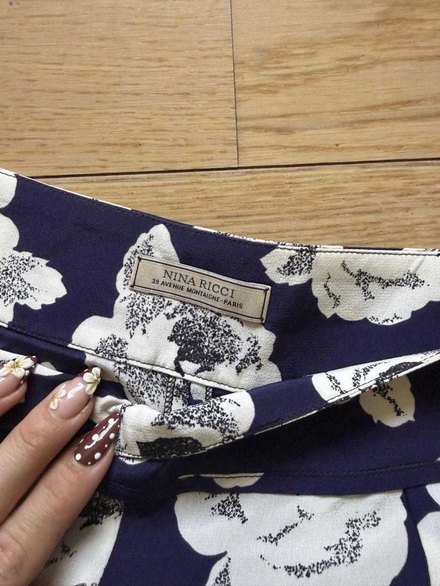 Nina Ricci Hosen: Nina Ricci shorts – Gebraucht aus Zürich von cha_y9x8 1