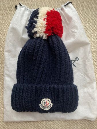 Bonnet Moncler bleu marine à pompon tricolore - Neuf