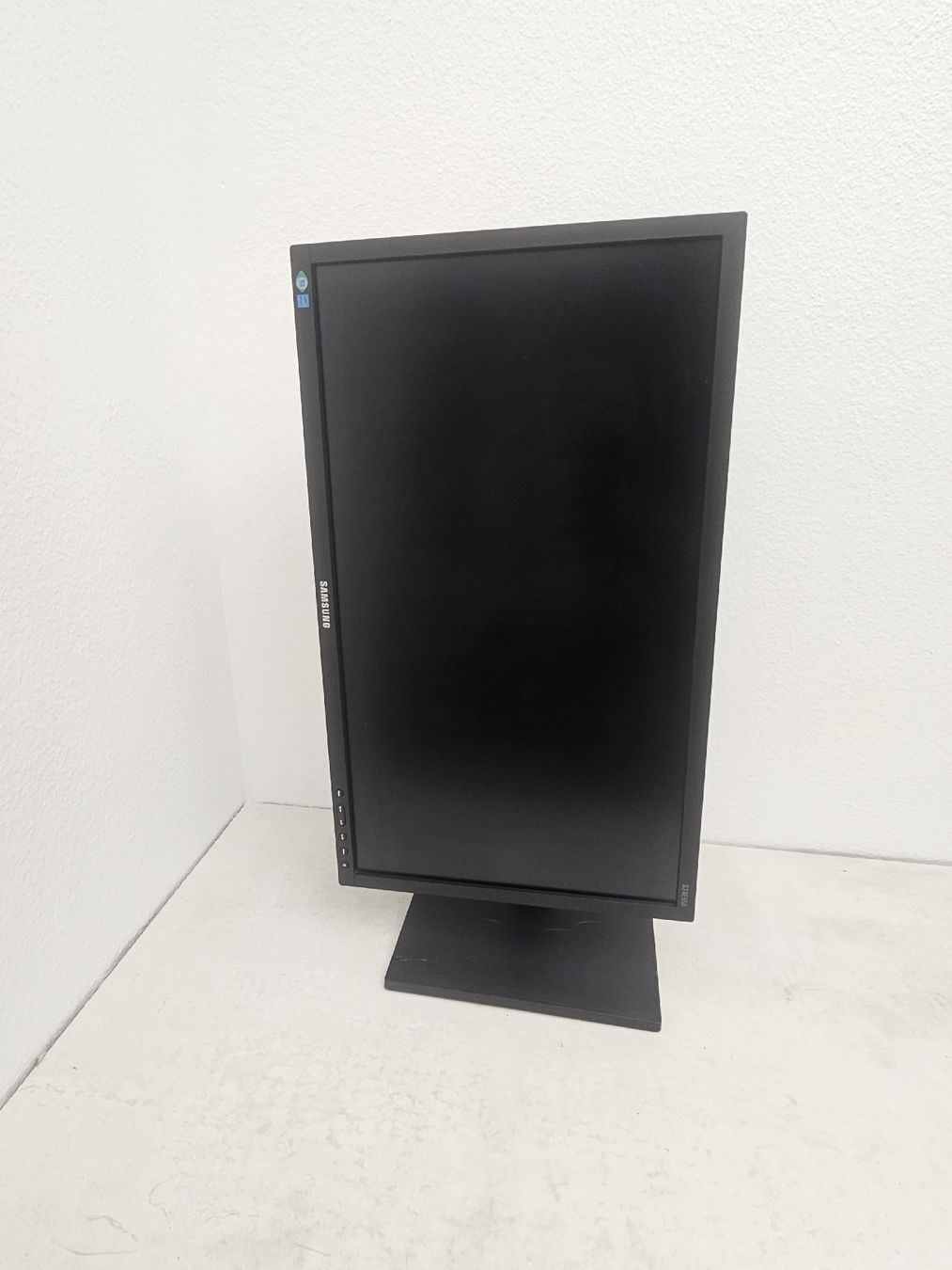 Samsung Monitore: S24E650 SAMSUNG 24" Monitor Defekt – Defekt aus SCHAFFHAUSEN von Atami99 1