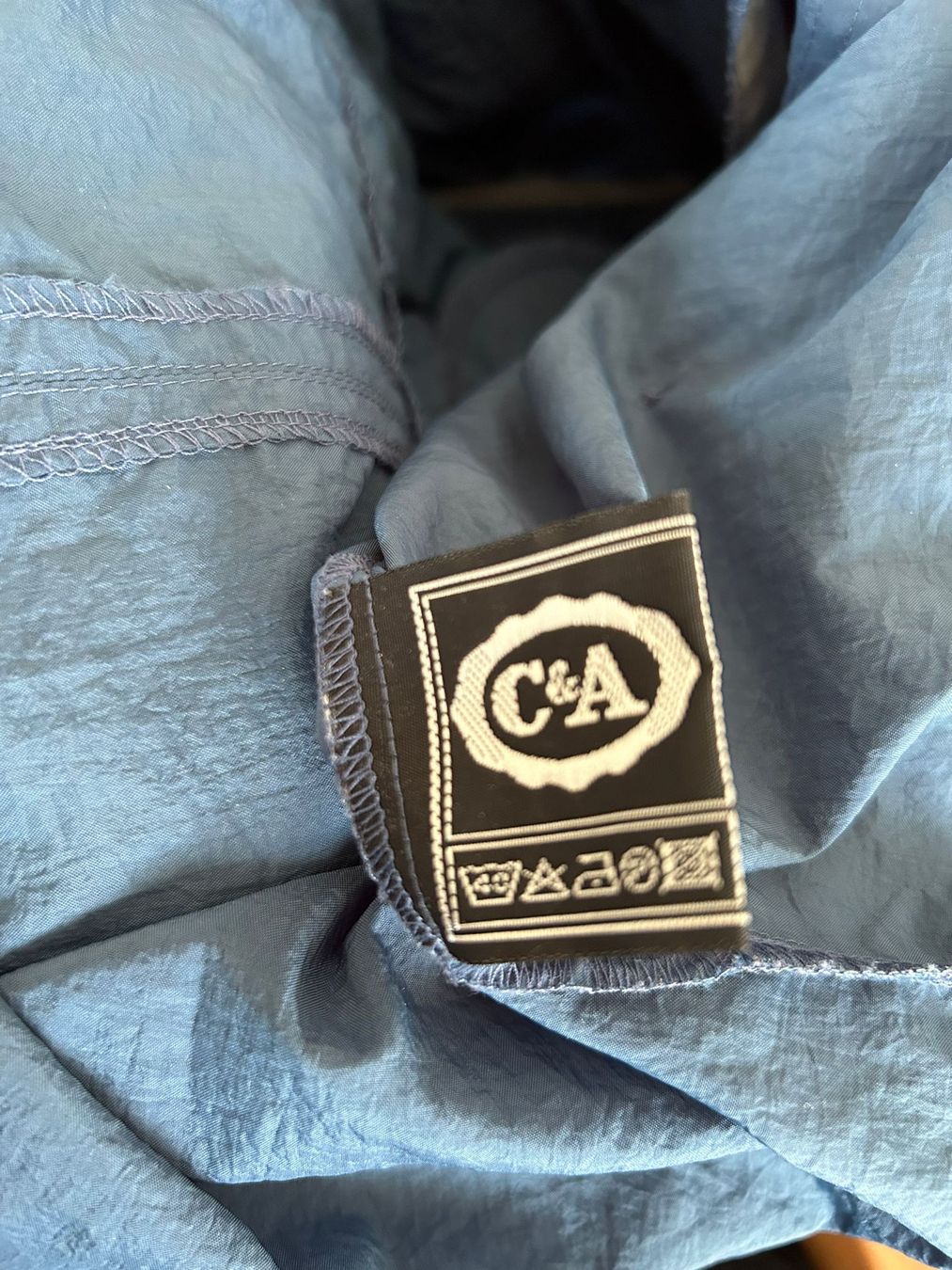 Cappotti: Windjacke Damen in Blau Gr 40/42 – Usato da Dietikon venduto da iksan 4