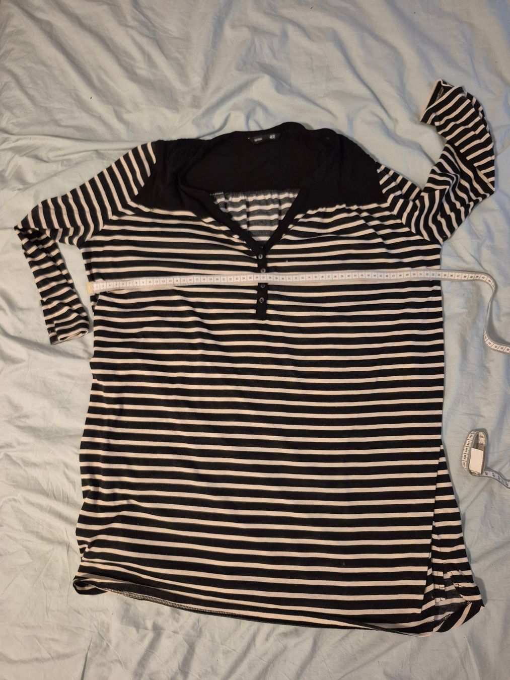 H&M T-shirt: H&M MAMA Brustweite bis 110cm, Stillknöpfe – Usato da Zürich venduto da Korallenfisch