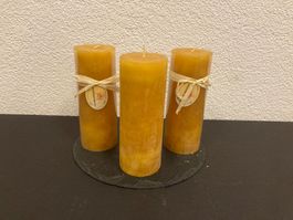 Kerzen 3er Set, je 6,8x18 cm, honig-gelb Raureif, je 550g