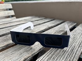 Brille für Sonnenbeobachtung / Sonnenfinsternis