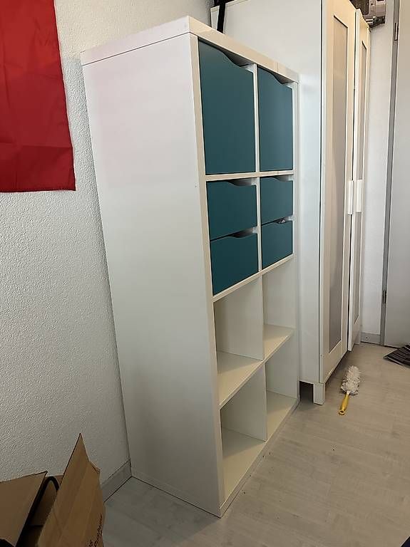 Regale: Weisses Würfelregal mit 8 Fächern – Gebraucht aus Olten von Saul.Bars 4
