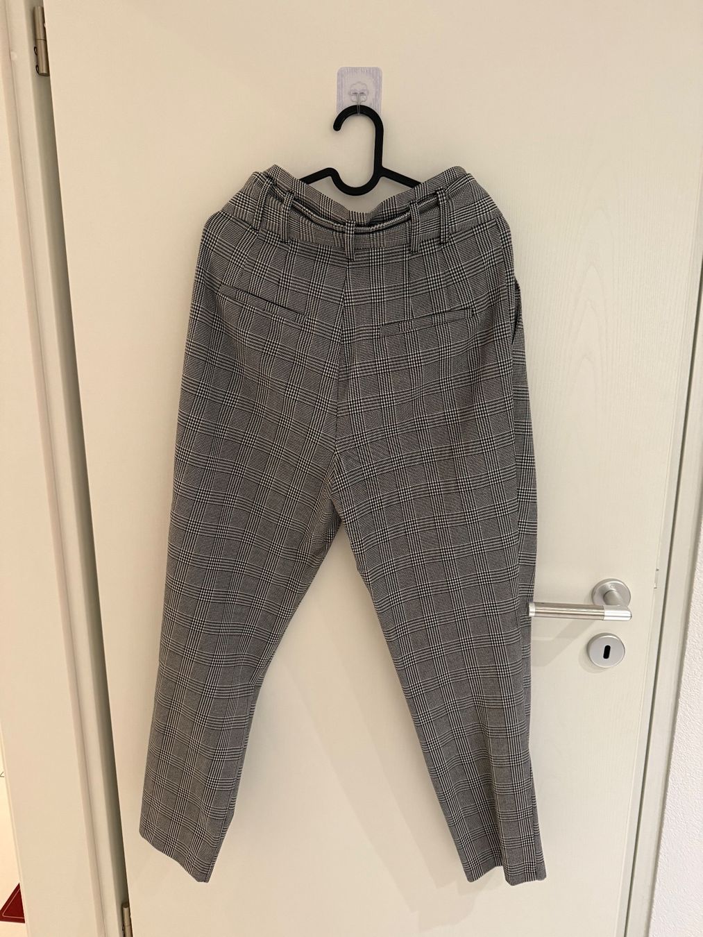 Zara Pantaloni: Pantalon Zara – Usato da Yvorne venduto da duk_pbr9 1