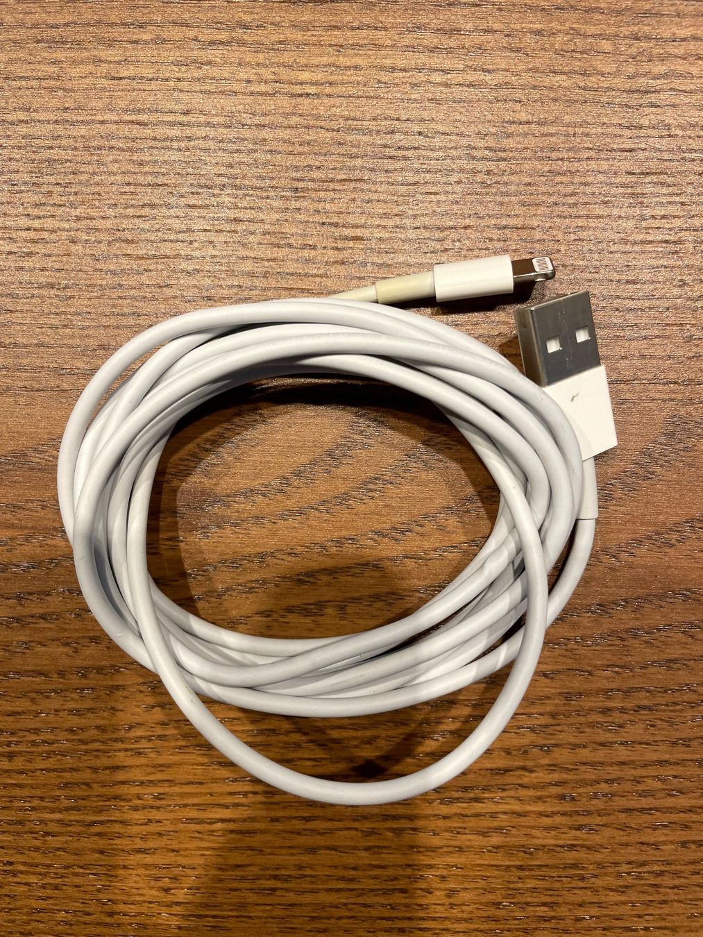 Apple Cavi: Apple Ladekabel USB A - Lightning, 2m – Usato da Uster venduto da em_58td