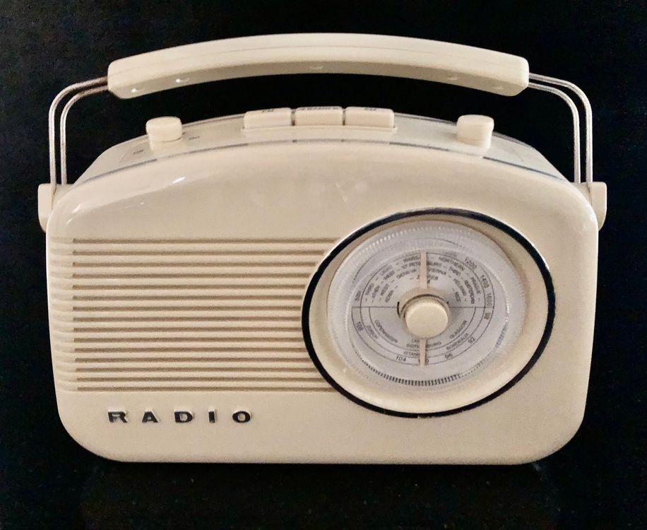 Retro - Design AM/FM Radio (Gebraucht) in für CHF 24 – mit Lieferung ...