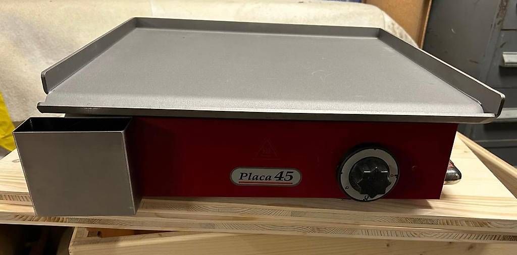 Grills: Plancha acier alimentaire 45 cm – Gebraucht aus Saint-Aubin von Dionisis