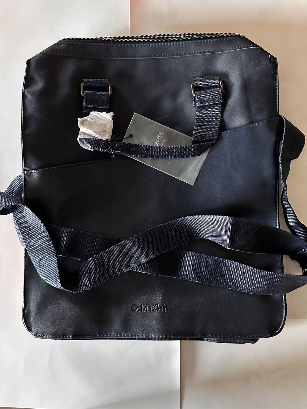 Calvin Klein Borse: Sac à bandoulière Calvin Klein – Nuovo (secondo la descrizione) da Bouveret venduto da seb_rjx8