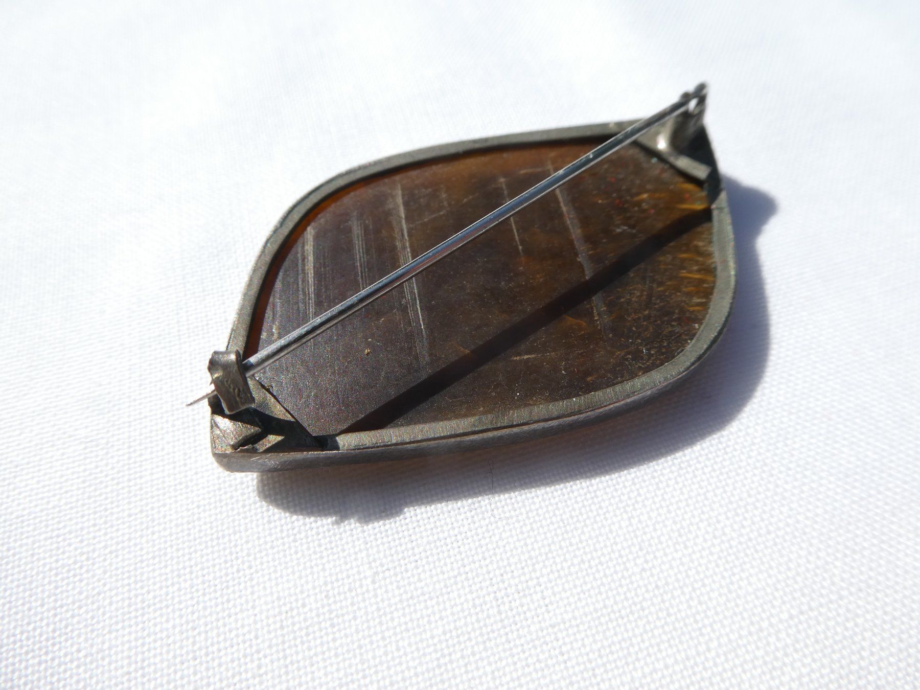 Spille & Fermagli: Vintage-Brosche mit goldbraunem Achat – Usato da Gattikon venduto da kaandooh 3