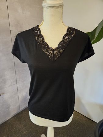 Jacqueline de Yong Top schwarz Grösse S mit Spitze