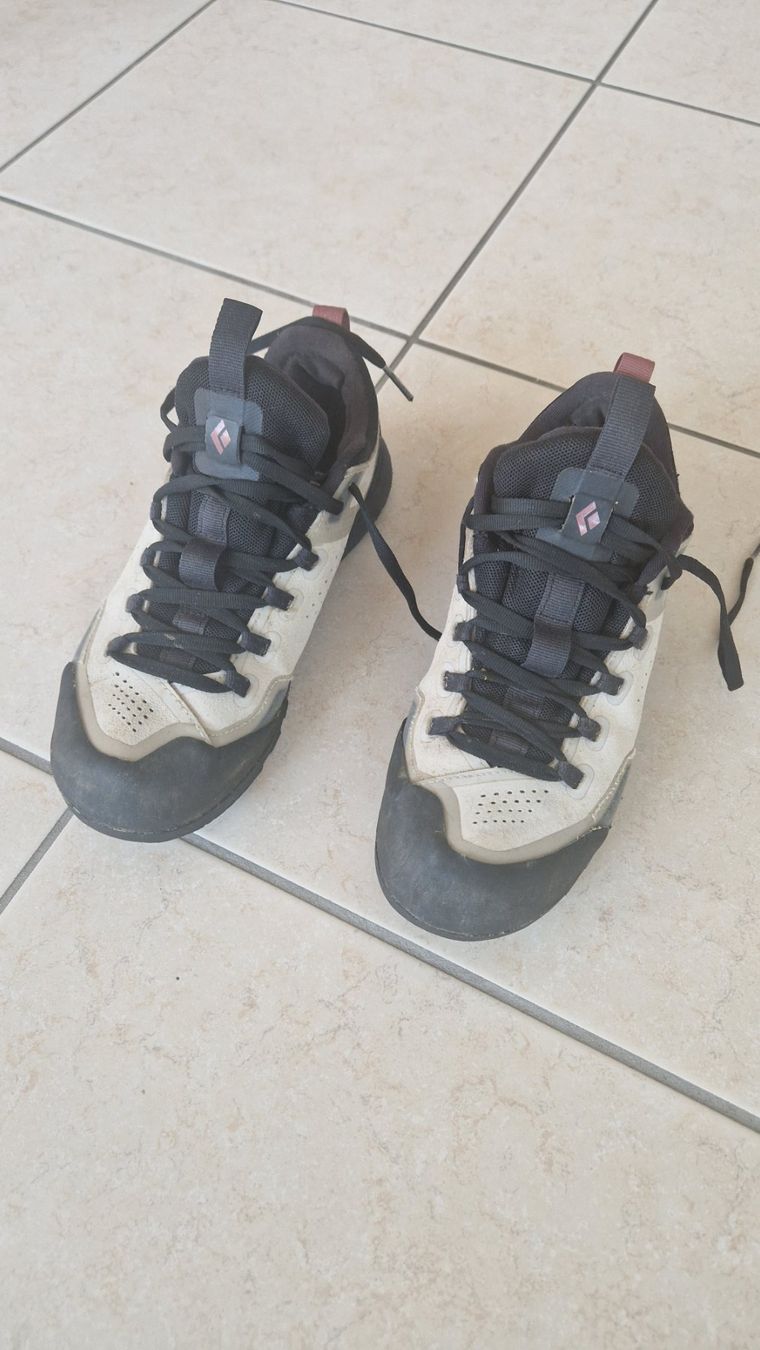Black Diamond Scarpe da donna: Black Diamond Approach Schuhe 39 – Usato da Cormondrèche venduto da ohawa 1