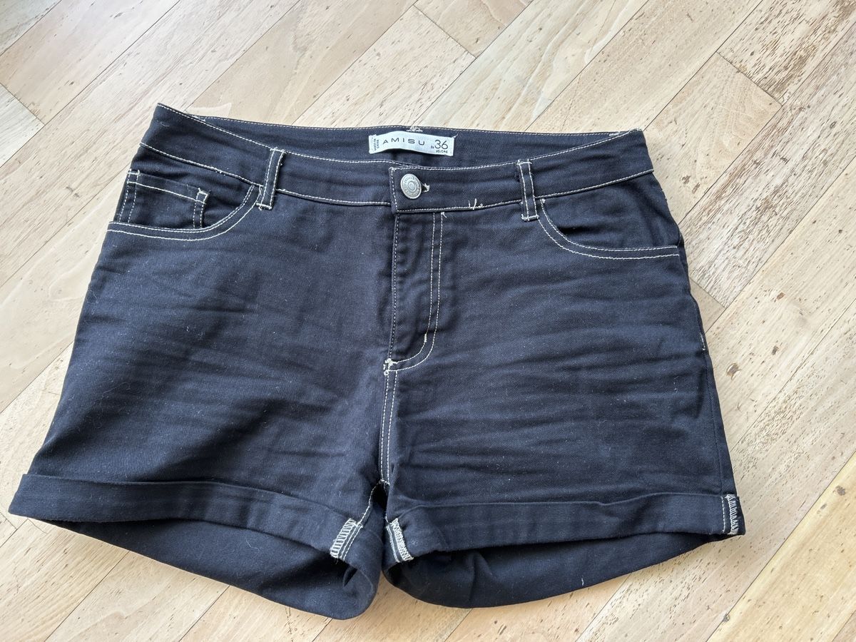 Pantaloni: Schwarze Shorts, Grösse 36 – Usato da St. Urban venduto da uschi73